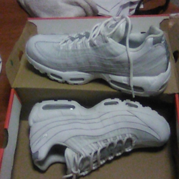 COPY - Men's Air Max 95 - Picture 2 of 2